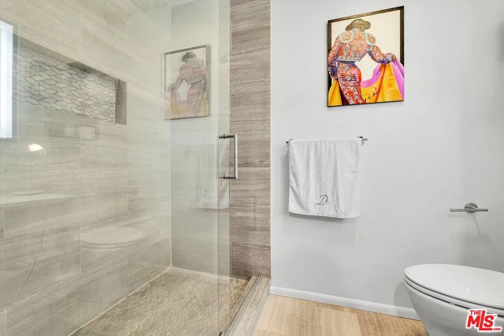 1233 N Laurel Avenue 114, West Hollywood, California 90046 home-pic-9